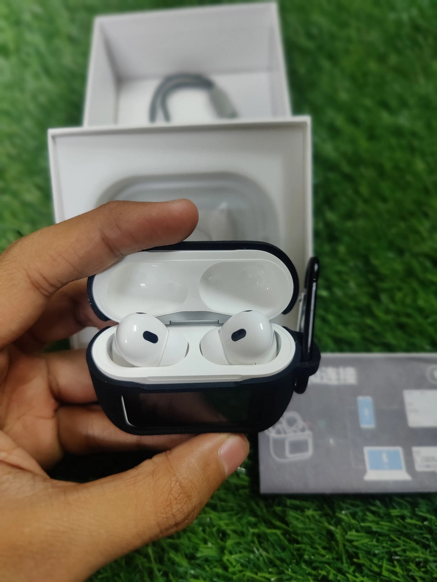 A9PRO_SCREEN_AIRPODS_WIth_PODS_inside